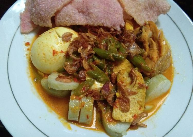 Lontong sayur Padang