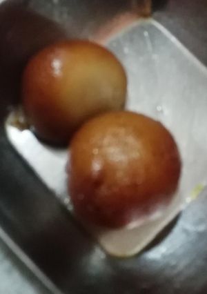 A picture of Gulab jamun.