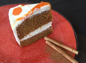 Foto principal de Tarta de zanahoria con frosting de queso y nata