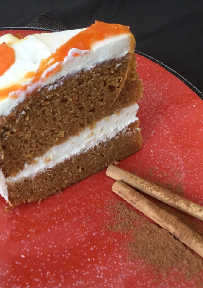 Una foto de Tarta de zanahoria con frosting de queso y nata