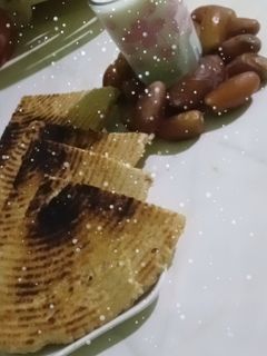 صورة لوصفة كسرة ولبينة وتميرة