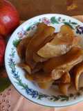 Manzanas caramelizadas con vino dulce, semillas y especias
