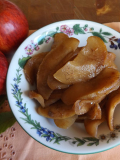 Una foto de Manzanas caramelizadas con vino dulce, semillas y especias