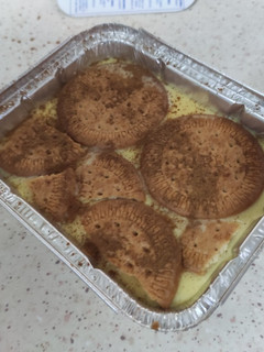 Una foto de Natillas con galleta