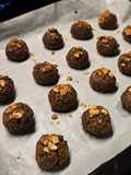 Double choco almond pulp cookies with cashew