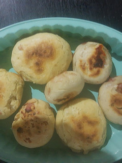Una foto de Pancitos rellenos de jamón y queso