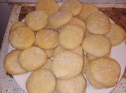 Una foto de scones maizena