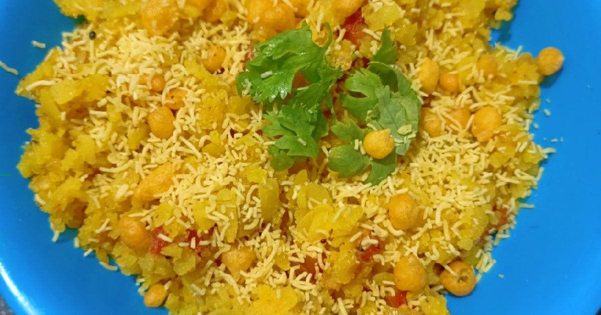 Indori Poha Recipe by Amee Ganatra Davda - Cookpad