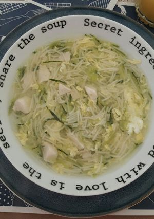 Una foto de Sopita con zapallo italiano