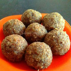 A picture of Bajra laddu.