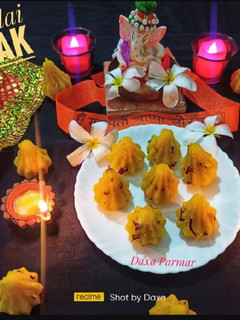 A picture of Rasmalai Modak.