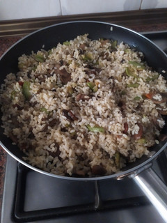 Una foto de Arroz salteado con Verduras