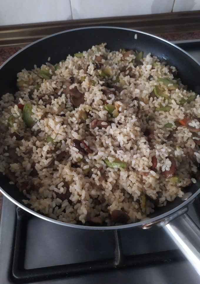 Una foto de Arroz salteado con Verduras
