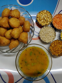 A picture of Mix Dal Vada.