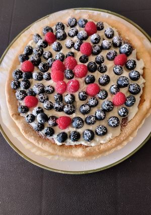 Une photo de Tarte aux myrtilles et aux framboises