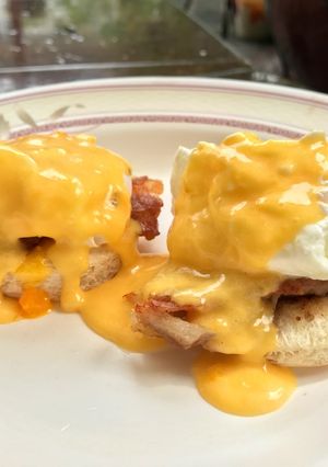 รูปของ Eggs Benedict