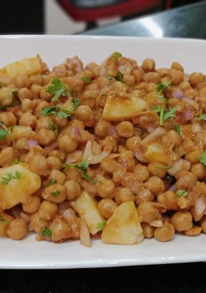 A picture of Safed Chana Chaat.