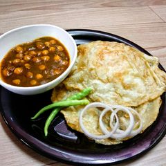 A picture of Chole Bhature.