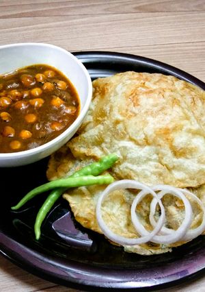 A picture of Chole Bhature.