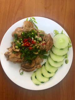 【家鄉好味道】香炒雞肉佐黃瓜 的食譜成品照片