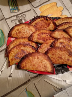 Una foto de Empanadillas de atún queso y tomate
