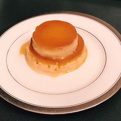 A picture of Caramel pudding.