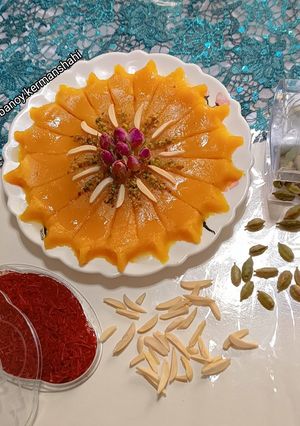 عکسی از دستور حلوای سه آرد زعفرانی