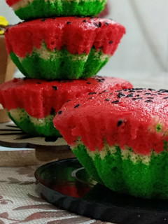 عکسی از دستور 🧁🍉کاپ کیک طرح هندوانه (یلدا) بدون فر🍉🧁