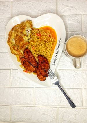 A picture of Pepperish noodles with egg & ginger tea 🍵.