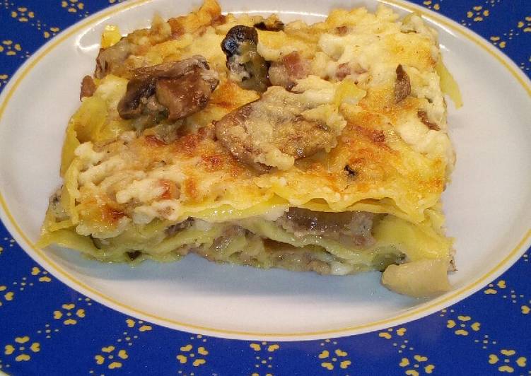 Lasagne gratinate con funghi salsiccia zucchine melanzana pancet