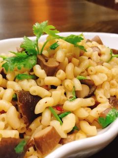 Hình của món Nui xào nấm mối.