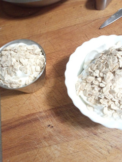 Una foto de Yogurt de avena y frutos secos