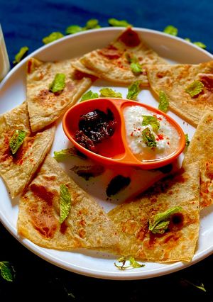 मिंट मसालापराठा(mint masala paratha recipe in hindi) रेसिपी मुख्य फोटो