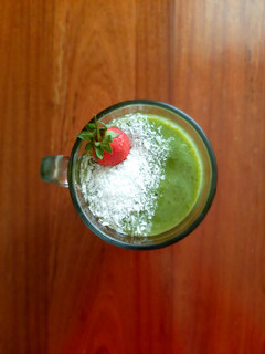 A picture of Payapaya, strawberry, green smoothie.