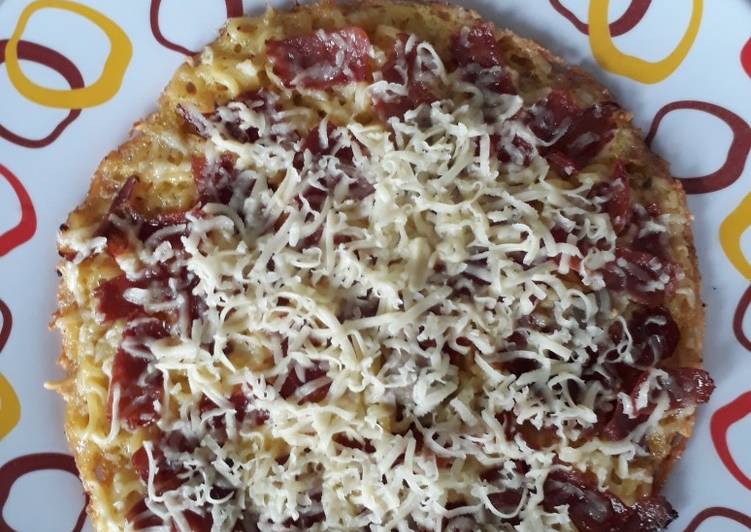 Cara Gampang Membuat Pizza mie smoked beef, Enak