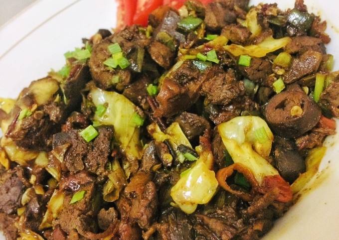 Resep Gongso ati ayam dengan sayur koool., Bisa Manjain Lidah