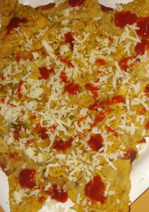 નુડલ્સ પિઝા (Noodles pizza Recipe in Gujarati) રેસીપી મુખ્ય ફોટો