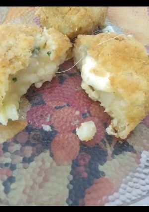 Una foto de Bombas de papa con queso adentro 🤤😲