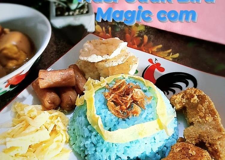 Bagaimana Menyiapkan Nasi Uduk Biru (magic com)? yang Bisa Manjain Lidah