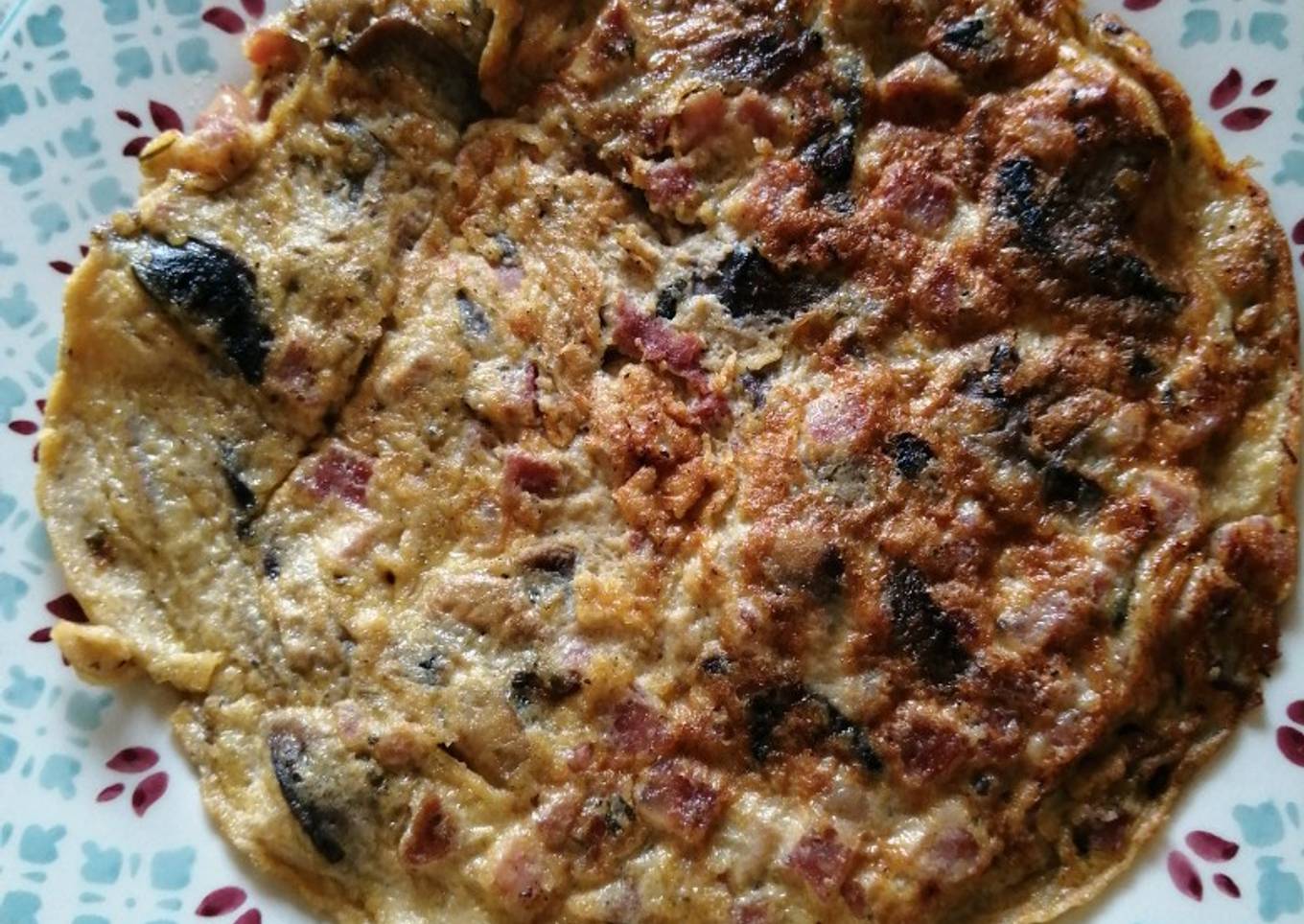 Tortilla de champiñones y jamón