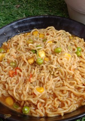 A picture of Butter garlic maggi.