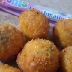 A picture of Sweet bread balls(bread S'mores).