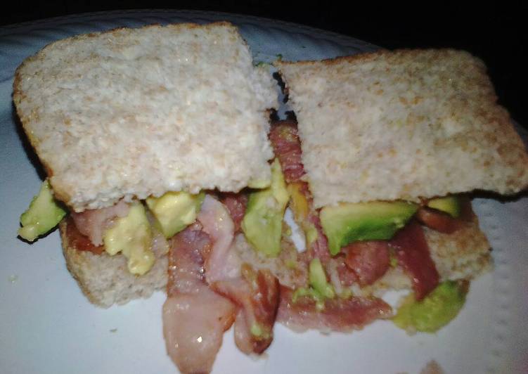 Bacon, avo & cheese sandwich