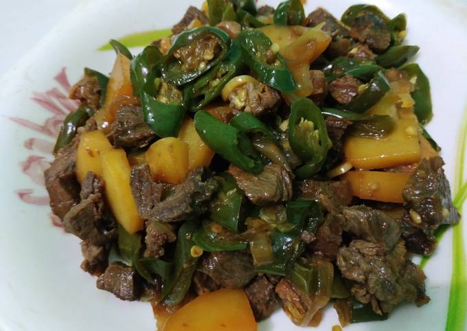 Tumis daging cabe hijau