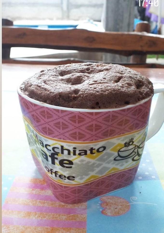 Una foto de Torta de chocolate en taza, en el microondas