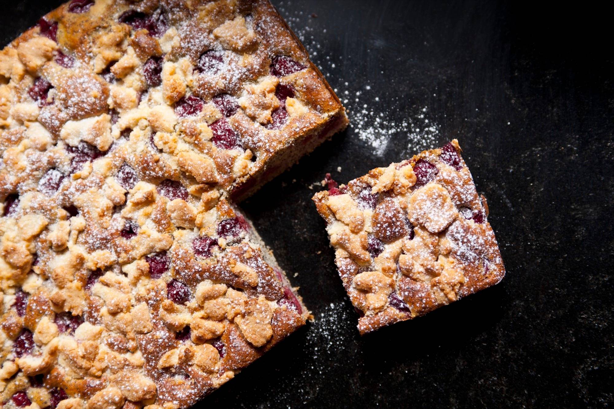 Meggyes-mákos pite krembl tésztával recept recept fotó