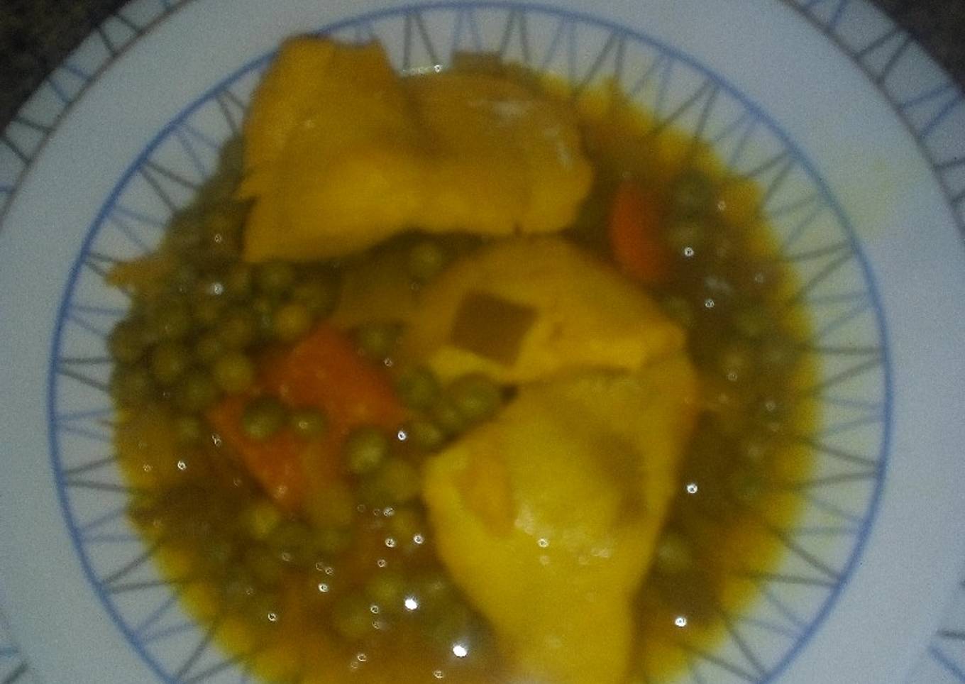 Merluza en amarillo fácil