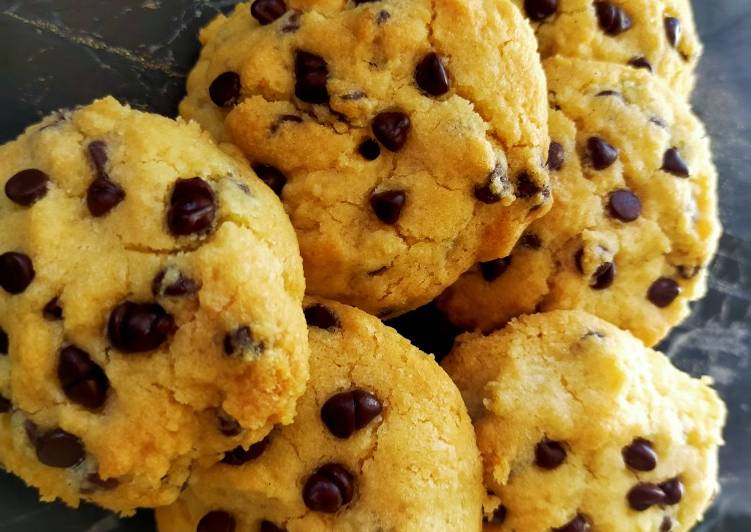 How to Prepare Super Quick Homemade Classic Choco Chips Cookies