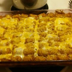 A picture of Mmm-hmm Tater-tot Casserole. .