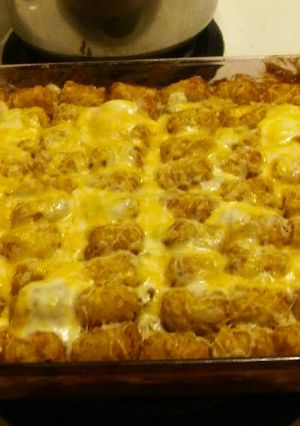 A picture of Mmm-hmm Tater-tot Casserole. .